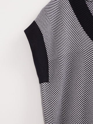 CONTE Жилет объемного силуэта с жаккардовым переплетением LDK 2393