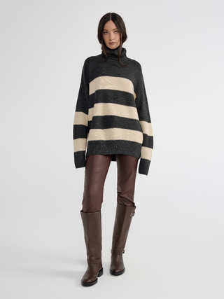 CONTE Джемпер объемного силуэта с отложным воротом-стойкой LDK 23107