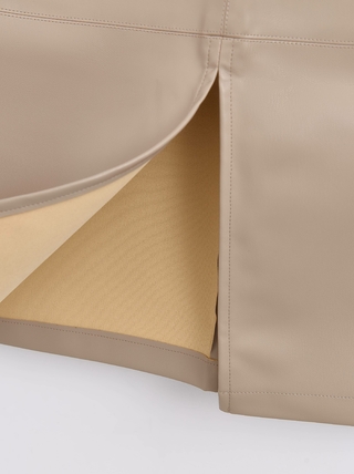 CONTE LU 1410 Юбка «под кожу» с разрезом сзади