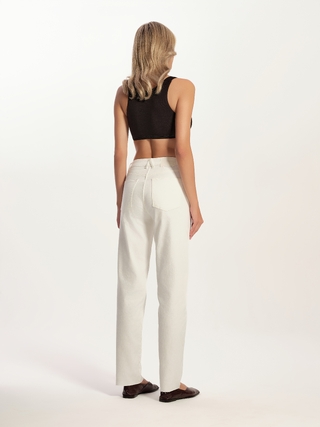 CONTE CON-769 Джинсы straight молочного цвета с необработанным краем