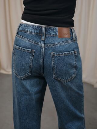 CONTE CON-842 Джинсы relaxed из eco-friendly денима с уникальной варкой по низу