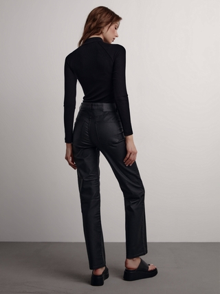 CONTE CON-500 Джинсы прямого кроя с напылением под «под кожу»