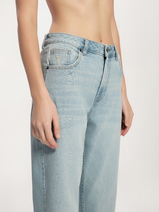 CONTE CON-730 Джинсы mom с легким эффектом потёртостей и разрушений