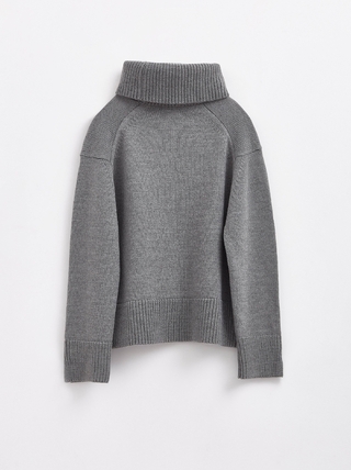 CONTE LDK 223 Джемпер с воротником-стойкой и разрезами по рукавам