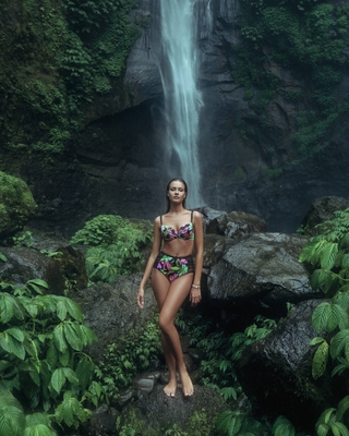 CONTE TROPICAL GARDEN Лиф-балконет с цветочным рисунком и эффектом push-up