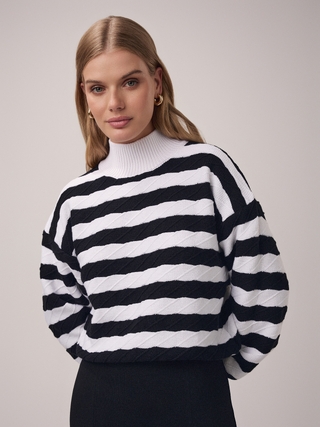 CONTE Укороченный свитер объемного силуэта в полоску LDK 2399