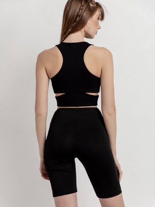 CONTE LTD 1717 Укороченный спортивный топ с фигурными вырезами по бокам