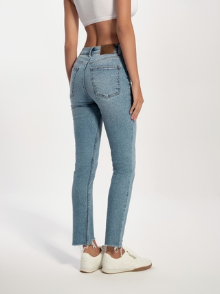 CONTE CON-720 Джинсы skinny с ассиметричным низом и эффектом разрушений