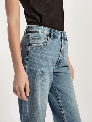 CONTE CON-749 Джинсы straight c эффектом потертостей и необработанным краем