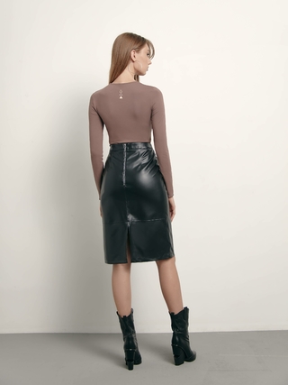 CONTE LU 1410 Юбка «под кожу» с разрезом сзади