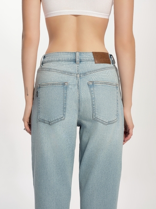 CONTE CON-730 Джинсы mom с легким эффектом потёртостей и разрушений