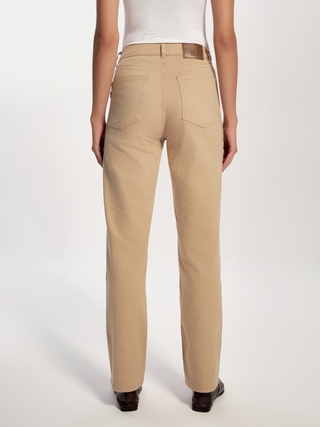 CONTE CON-767 Джинсы straight песочного цвета c геометрическими карманами