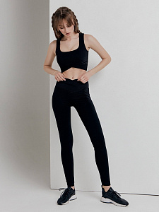 CONTE LTD 1725 Укороченный спортивный топ из хлопка с фигурным низом